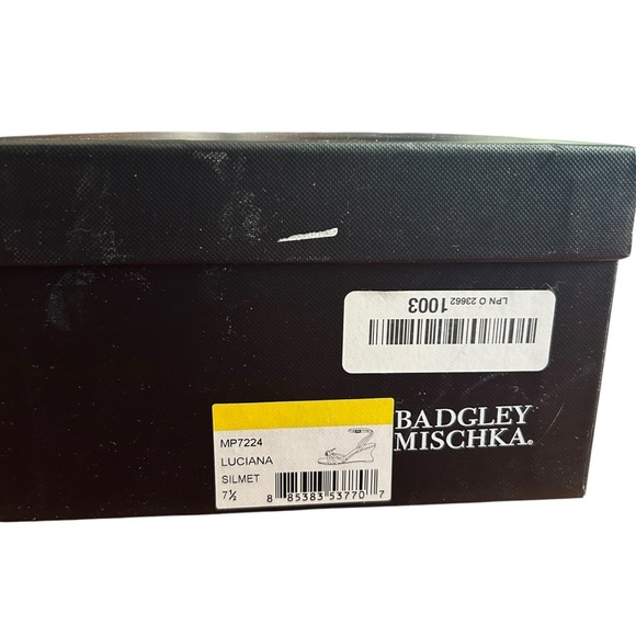 Badgley Mischka Luciana Wedge Sandal Sz 7.5 Knot Detail Silver Metallic Leather - Picture 9 of 12